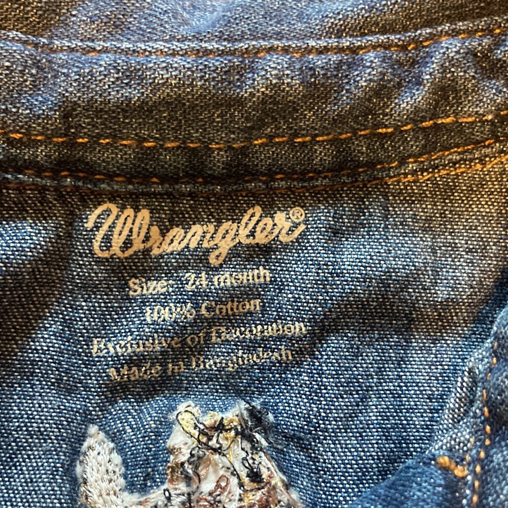 Wrangler pearl snap long sleeve jean onesie. 24 months - Picture 3 of 6